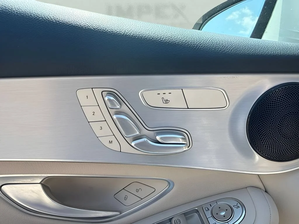 Used 2022  Mercedes-Benz GLC 300 image 12