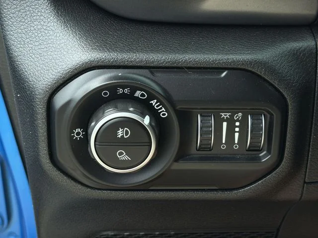 Used 2021 Blue Jeep Freedom Edition image 33
