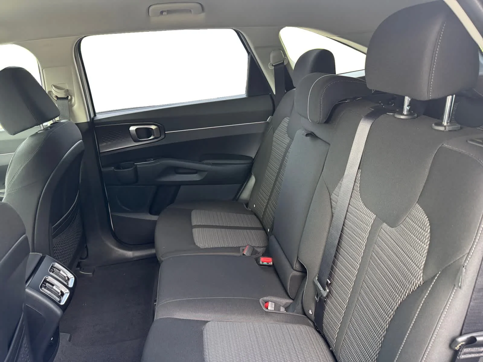 New 2026 Glacial White Pearl Kia LX image 22