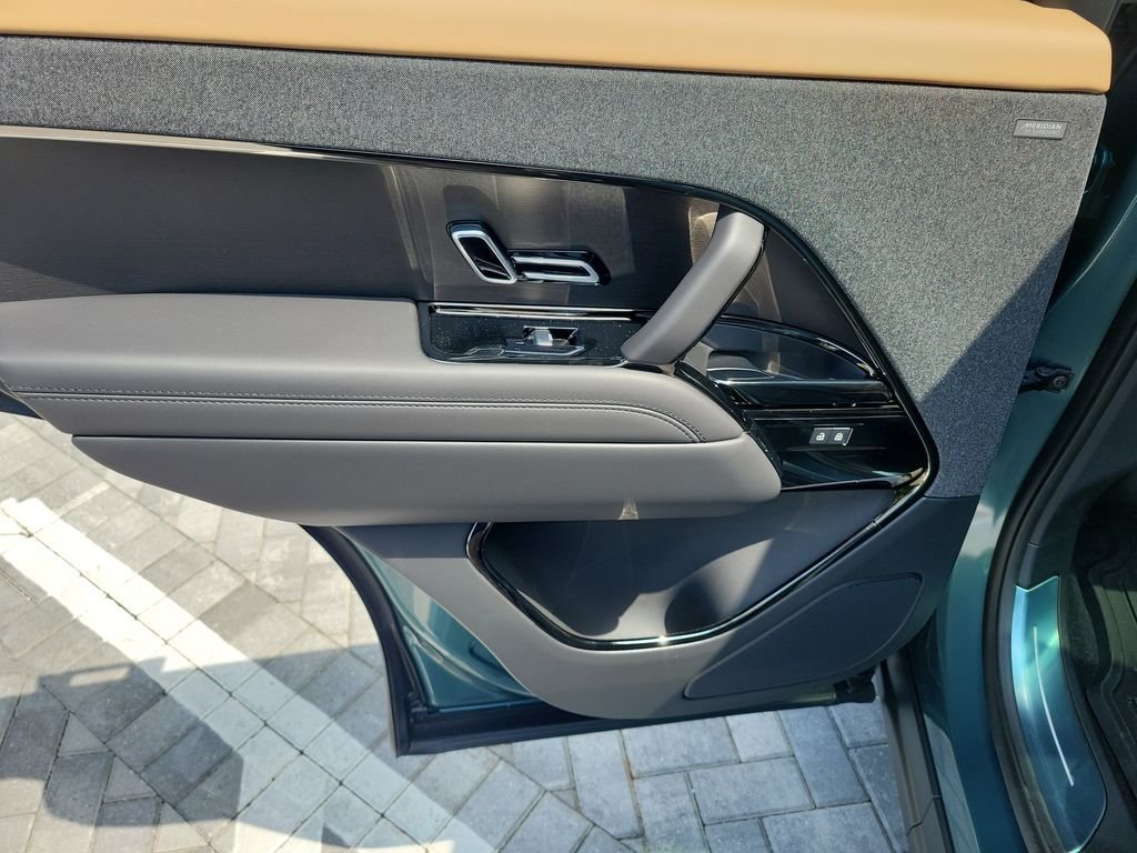 New 2026 Giola Green LAND ROVER Dynamic SE image 22