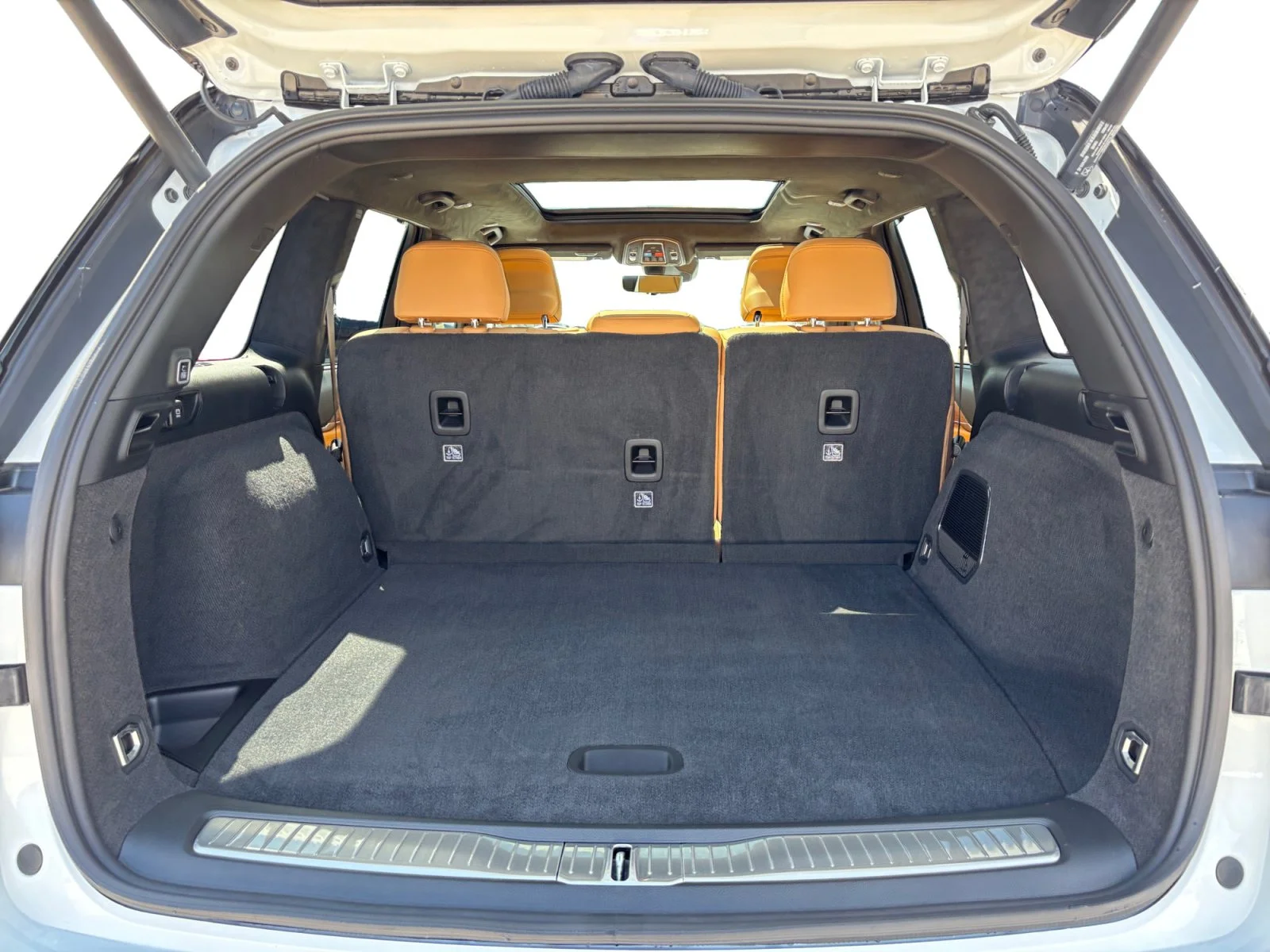 New 2026 Bright White Jeep Summit image 19