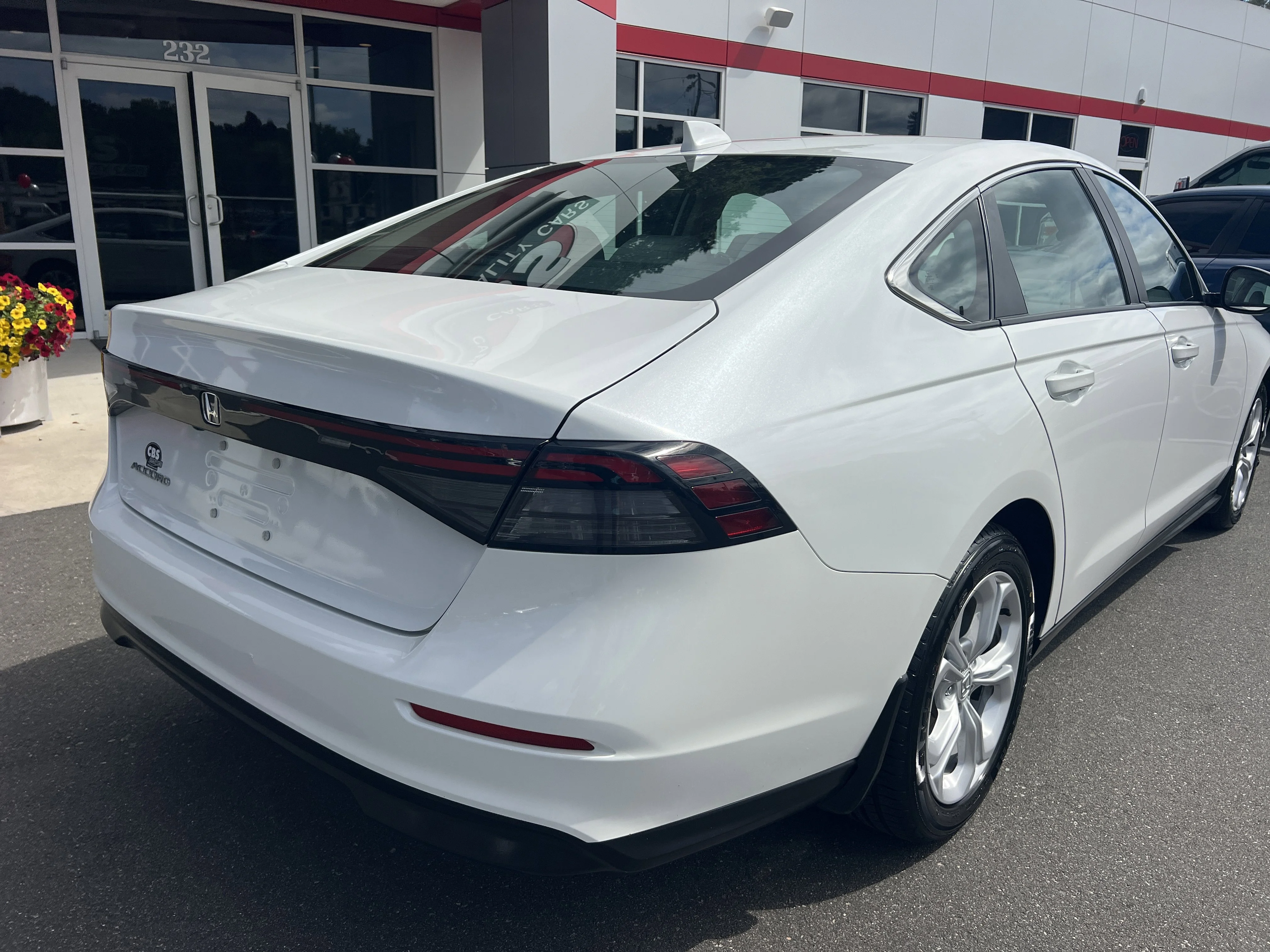 2024 Honda Accord LX - Photo 9