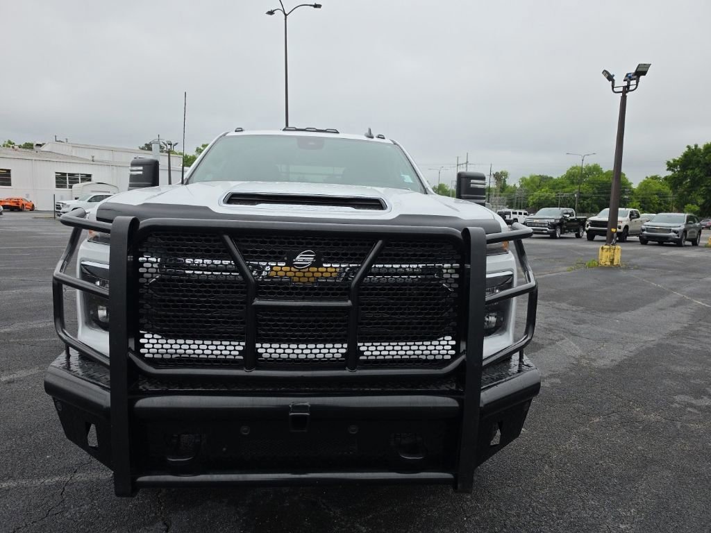Used 2024 Summit White Chevrolet LT image 3