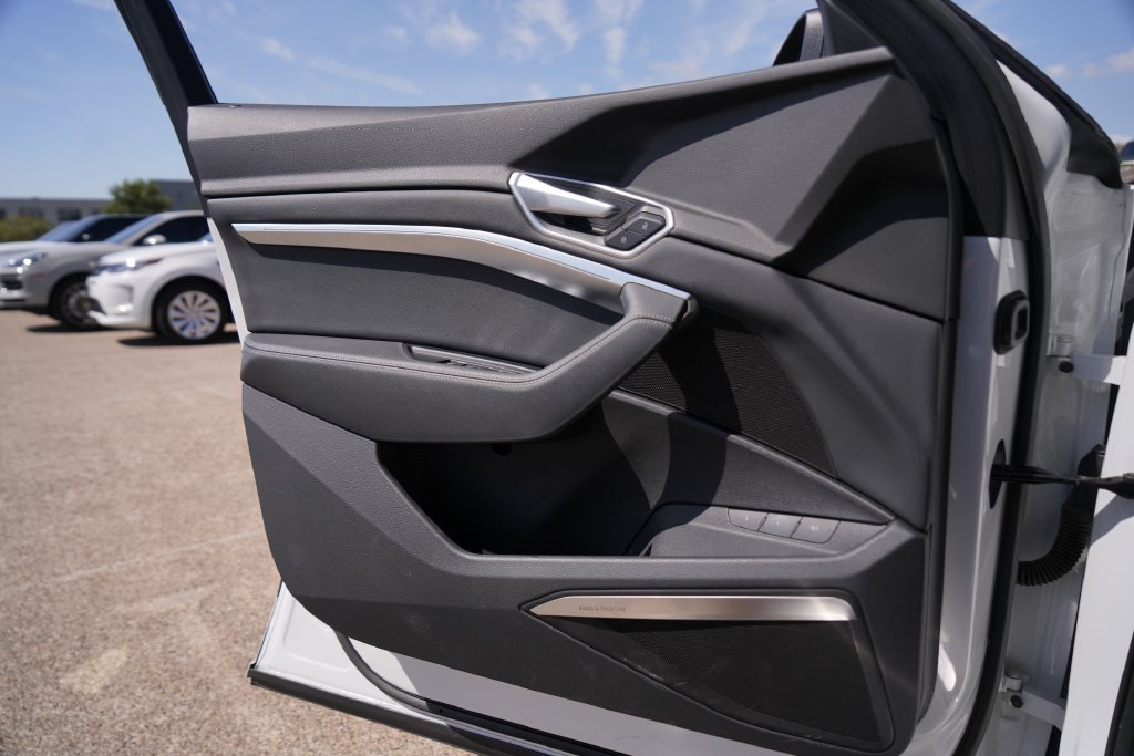 Used 2021  Audi Premium Plus image 22