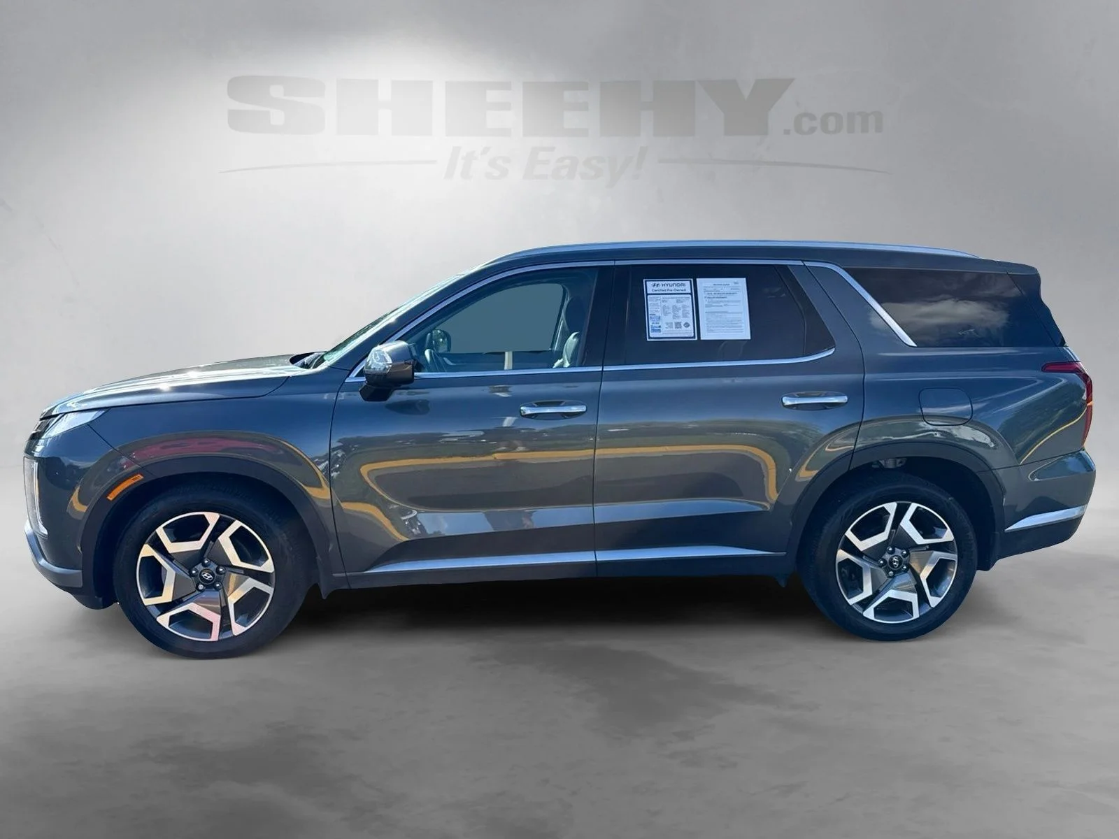 Used 2025 Gray Hyundai SEL Premium image 18