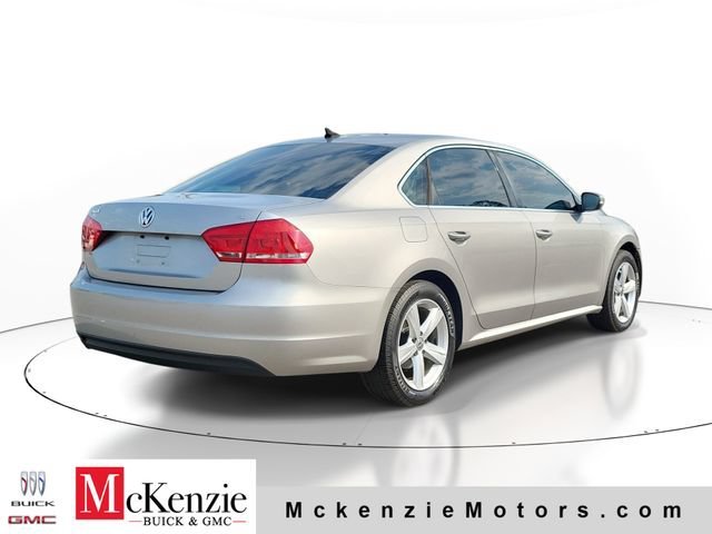 Used 2013 Silver Volkswagen SE image 5