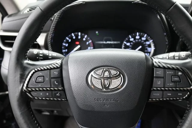 Used 2021  Toyota XLE image 18