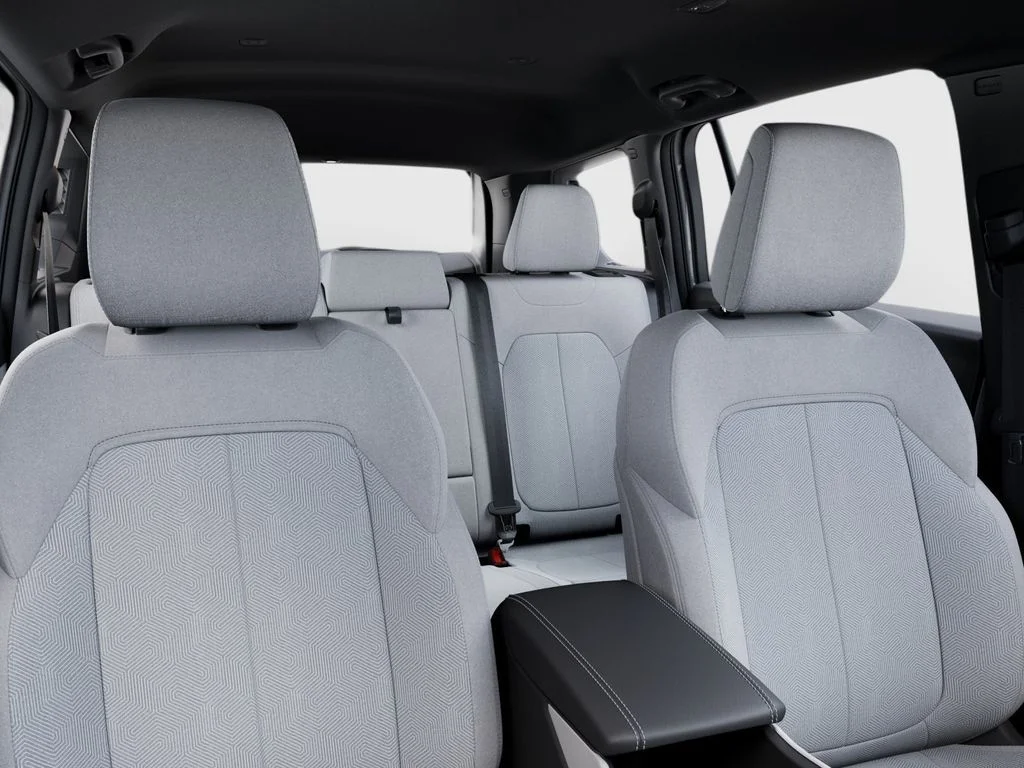 New 2026 Bright White Clear-Coat Exterior Paint Jeep Laredo image 19