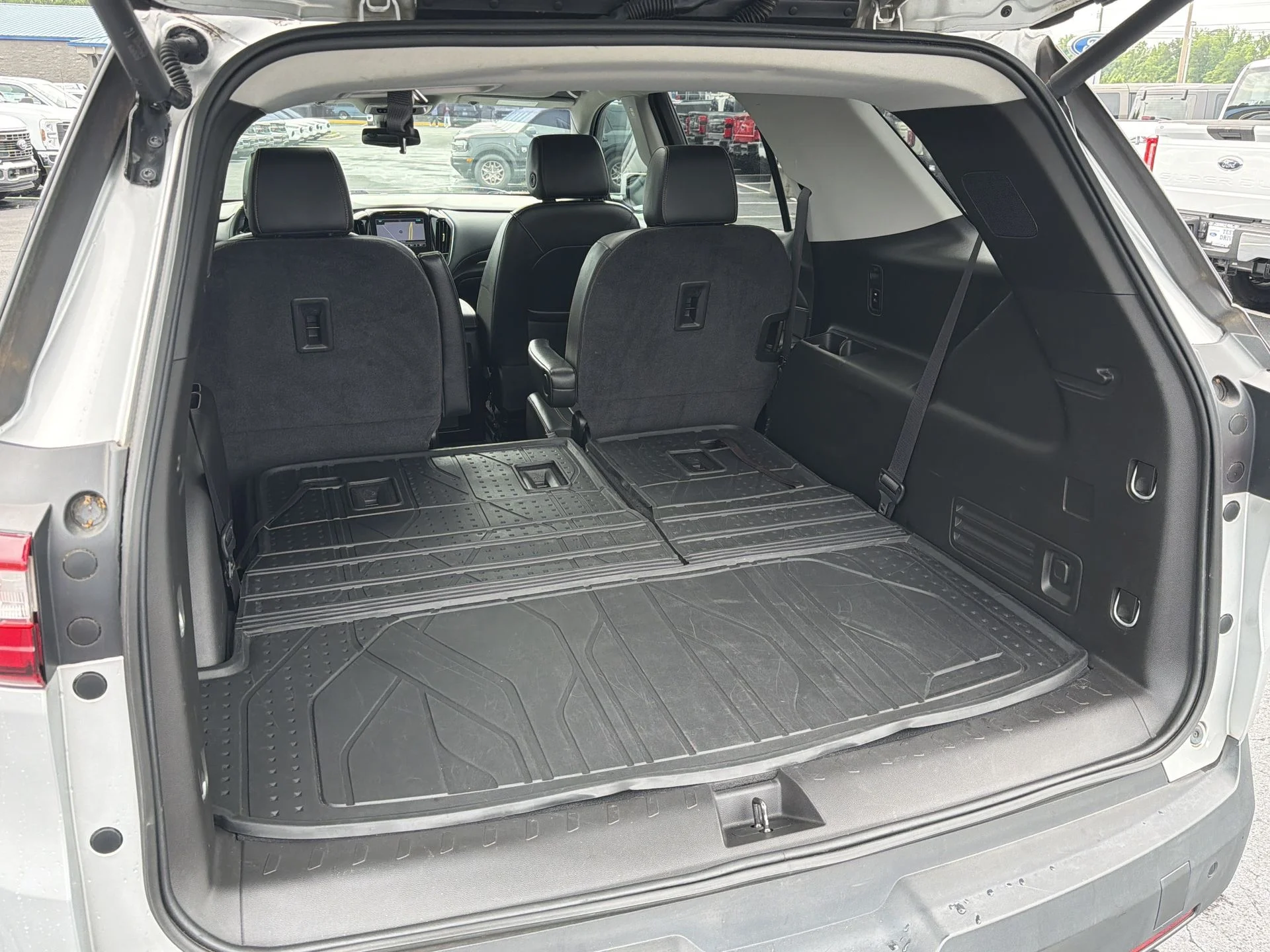 Certified Used 2019 Silver Ice Metallic Chevrolet 3LT image 27