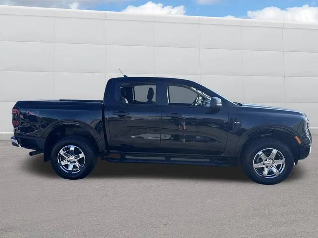 Used 2025 Black Ford XLT image 7