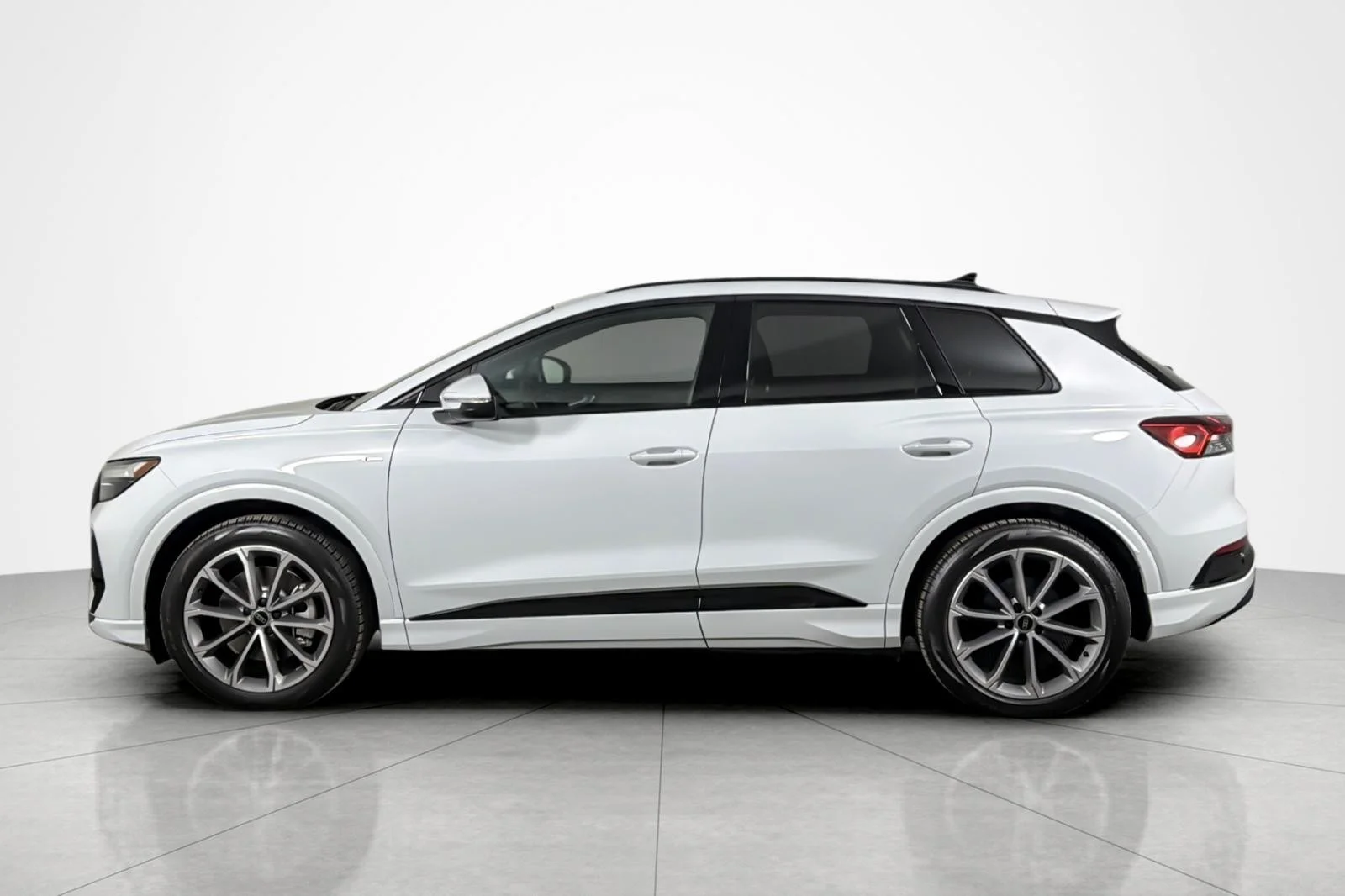 New 2026 Glacier White Metallic Audi Premium 55 quattro image 3