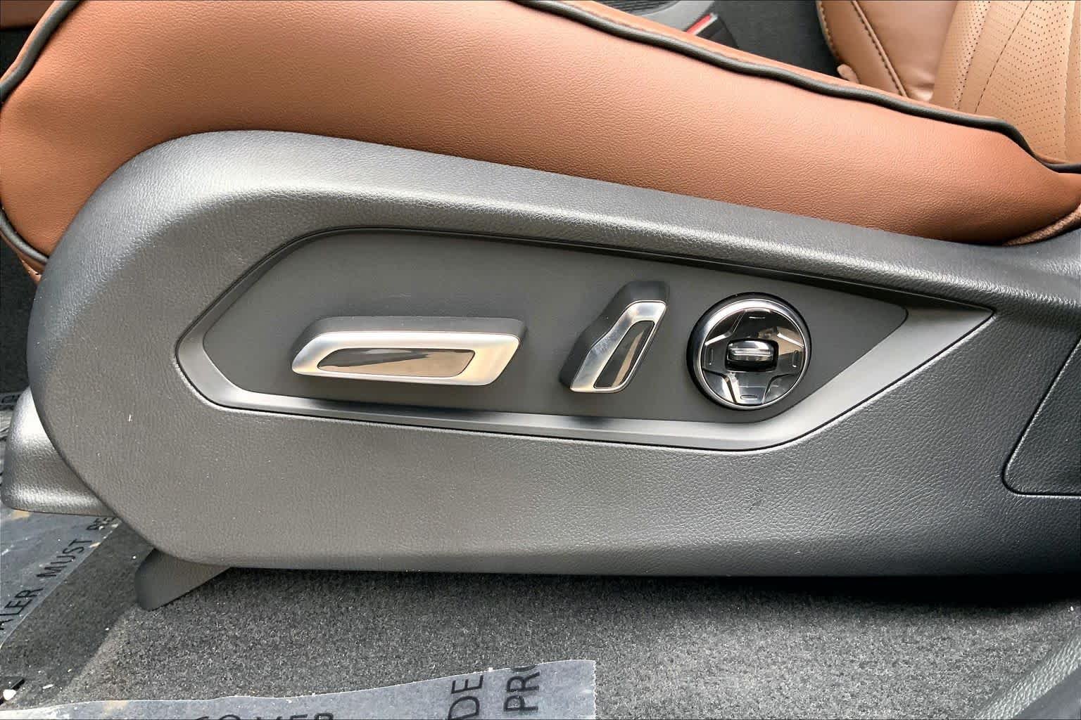 New 2026 Liquid Carbon Metallic Acura w/Advance Package image 19
