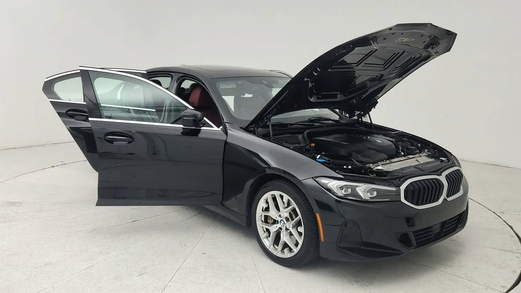 2025 BMW 3 Series 330i - Photo 9