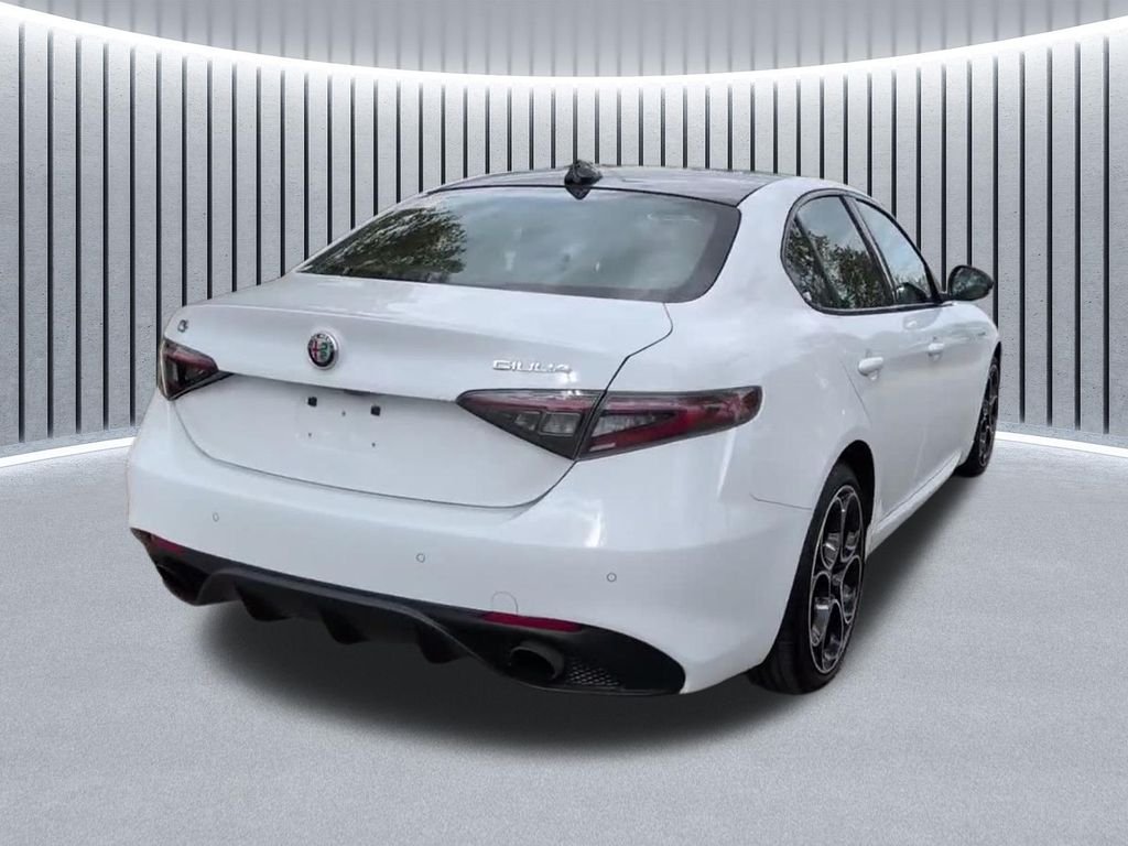 Used 2024 White Alfa Romeo Veloce image 7