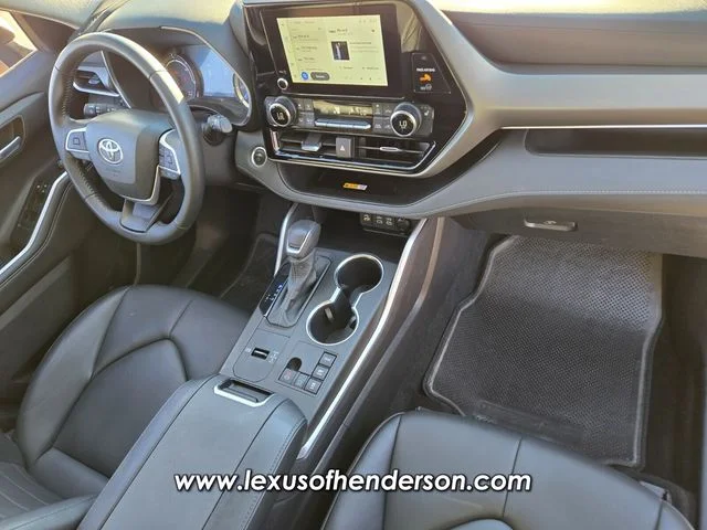 Used 2024 Silver Toyota XLE image 18