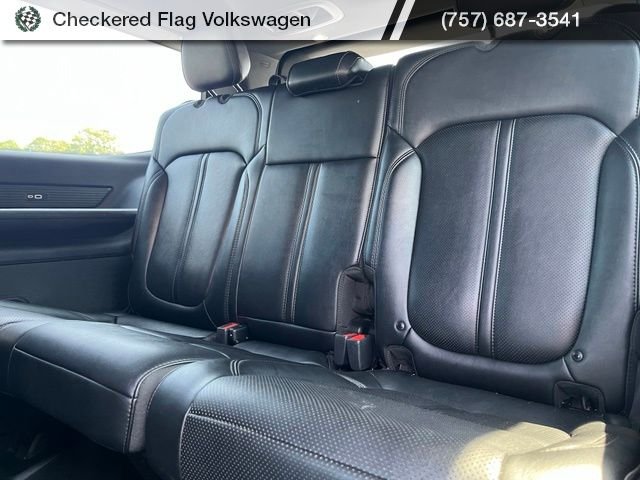 Used 2024 Diamond Black Crystal Pearlcoat Jeep Series II image 27
