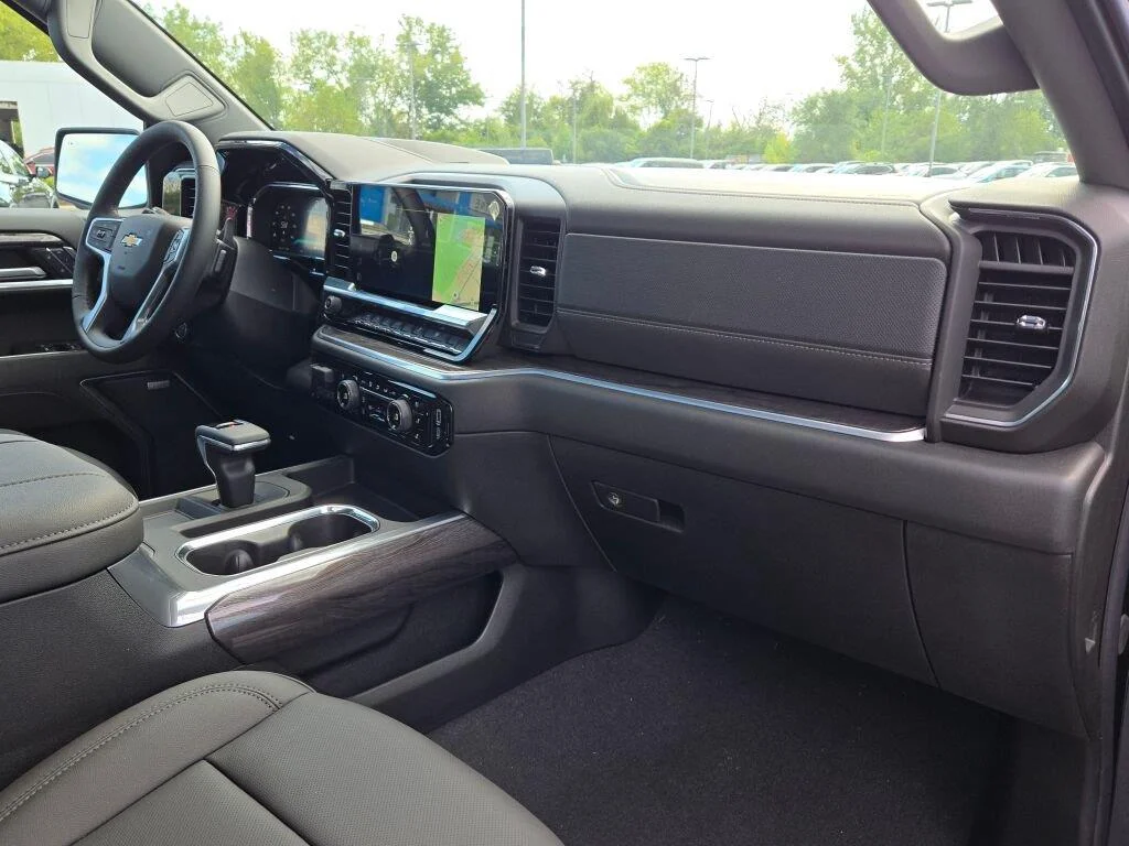 2026 Chevrolet Silverado 1500 LTZ - Photo 7