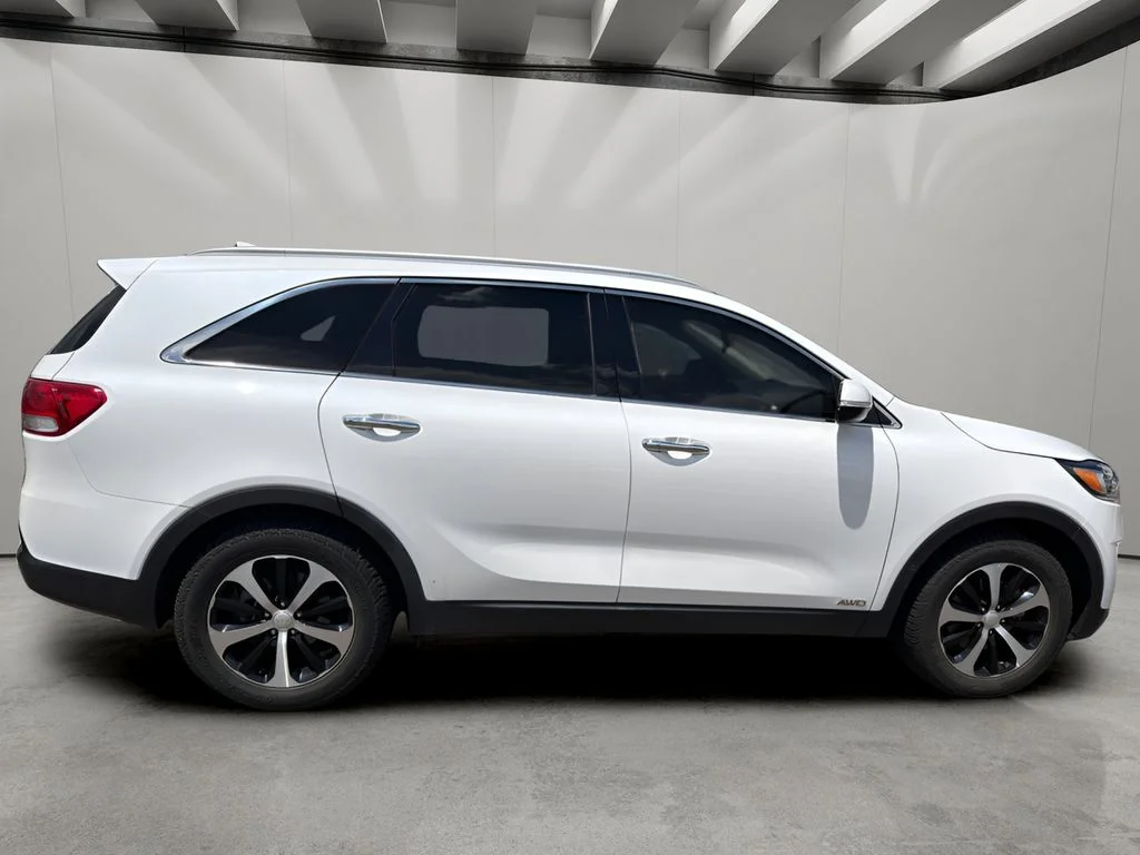 Used 2016 Snow White Pearl Kia EX image 5