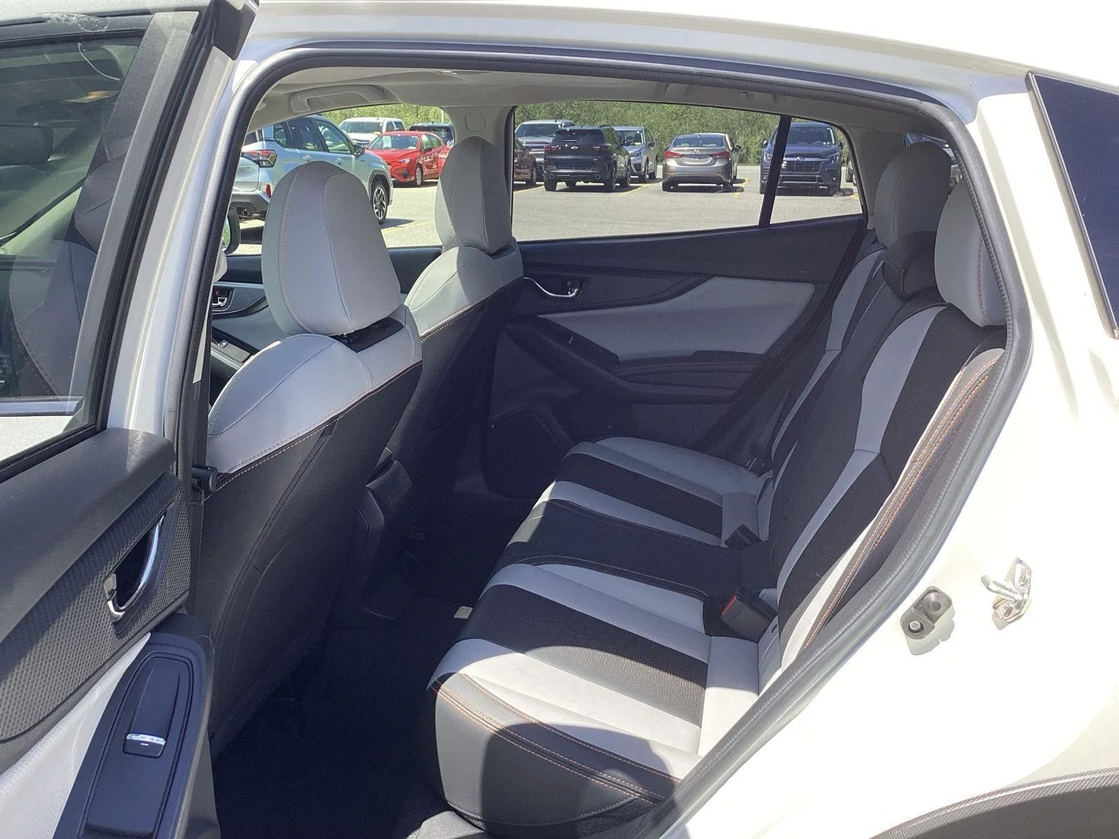 Used 2023 Crystal White Pearl Subaru Limited image 12