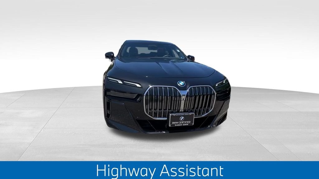 2025 BMW 7 Series 750e - Photo 6