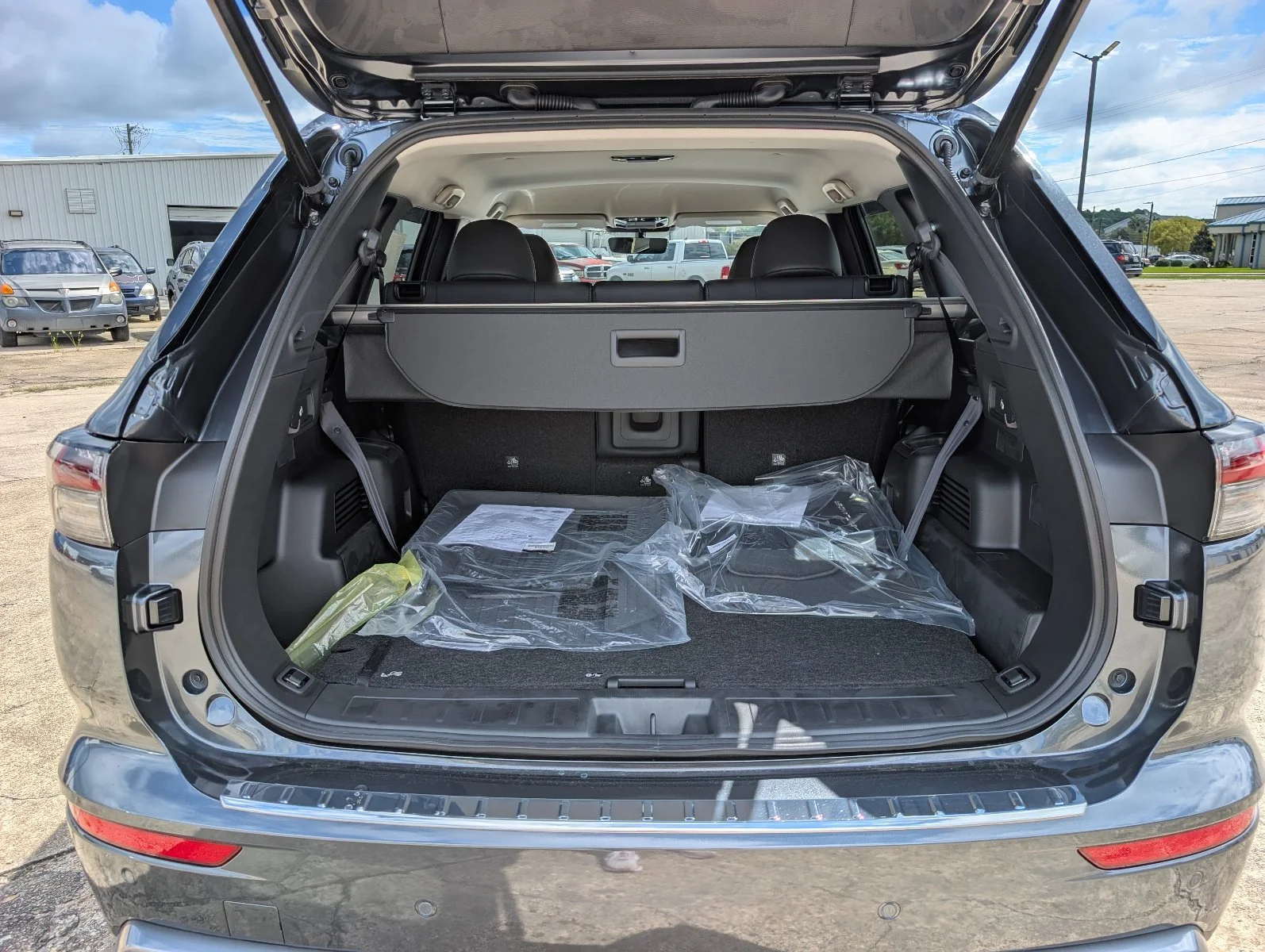 New 2026 Gray Mitsubishi SE 1.5T 2WD image 6