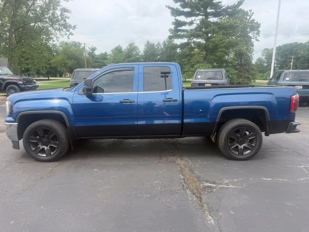 Used 2016 Blue GMC SLT image 7