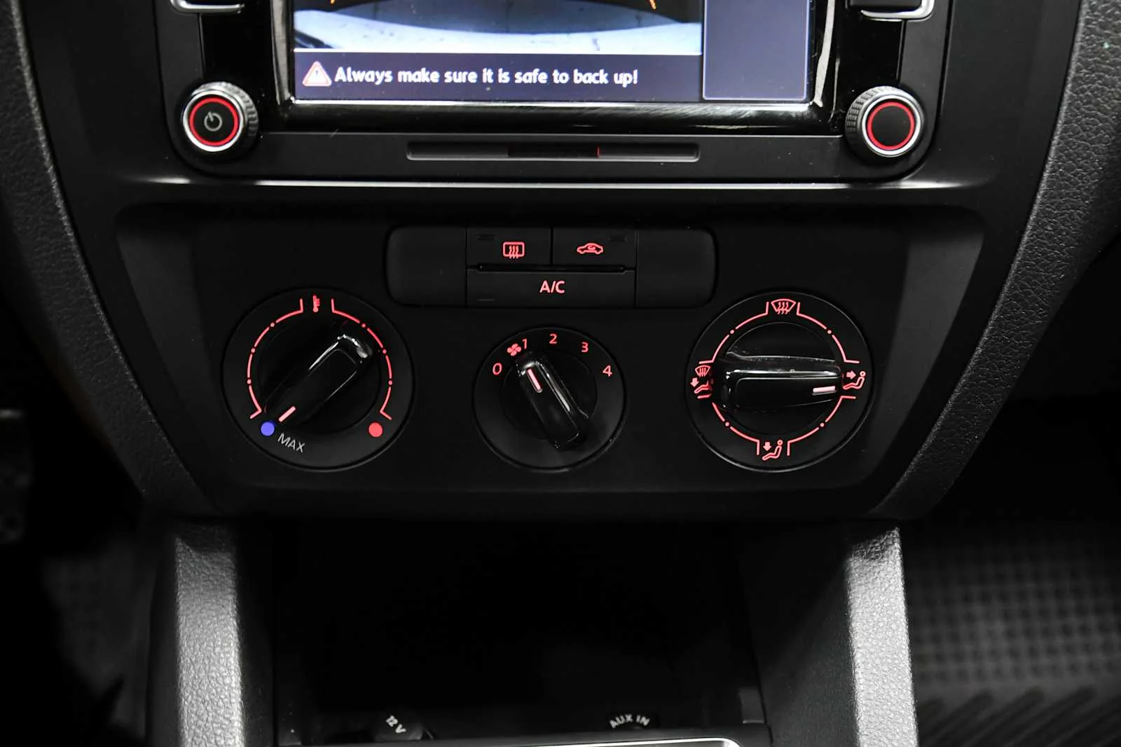 Used 2015 Pure White Volkswagen 2.0L S image 19