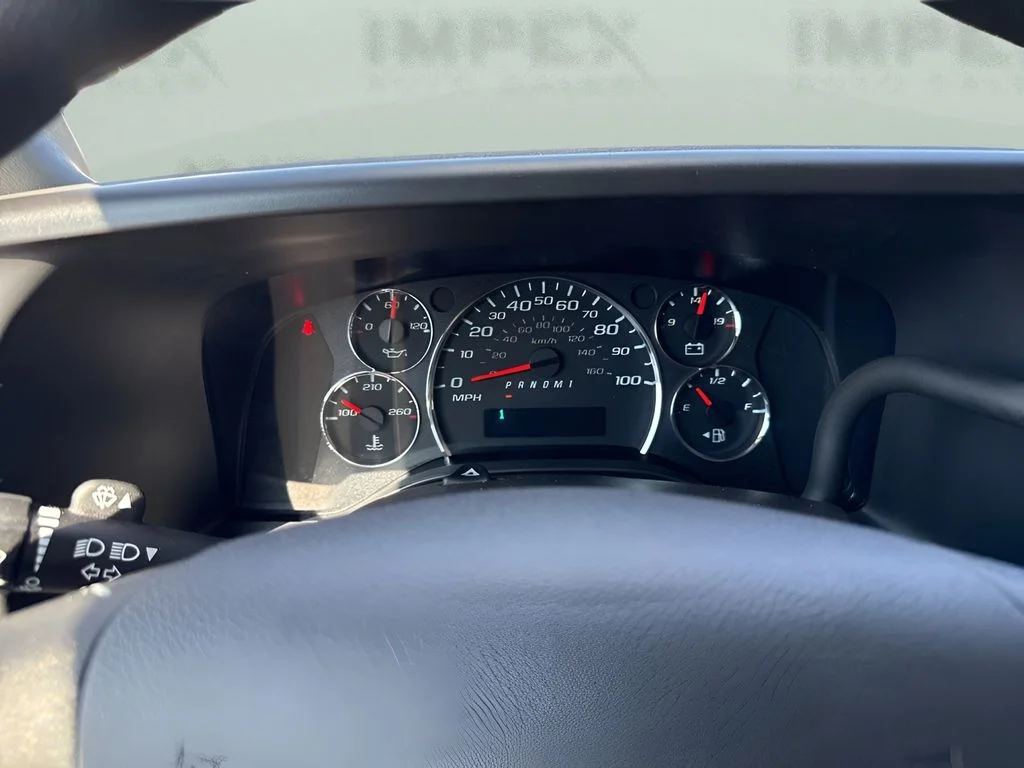 Used 2025 White Chevrolet LT image 19