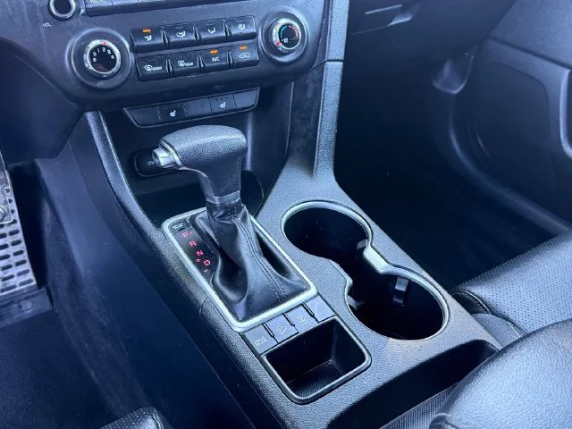Used 2020 Blue Kia S image 17