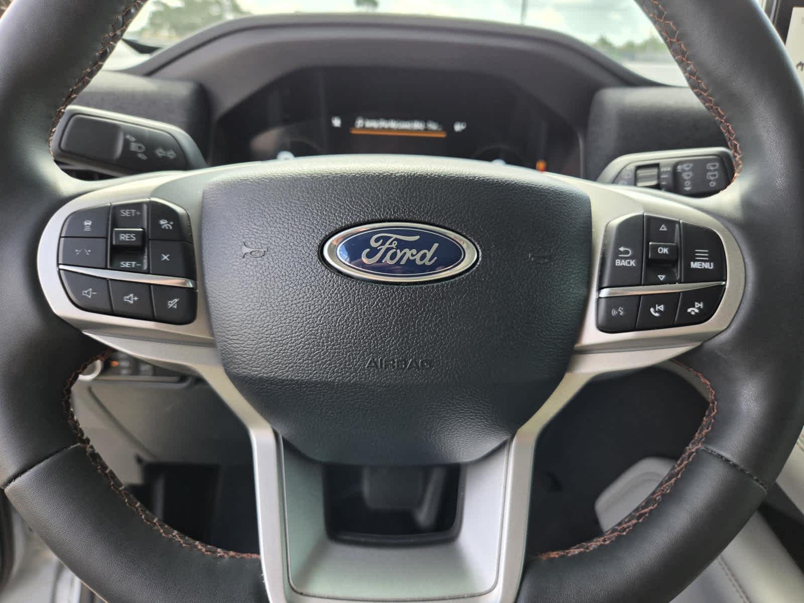 Used 2025 Space White Metallic Ford Active image 18