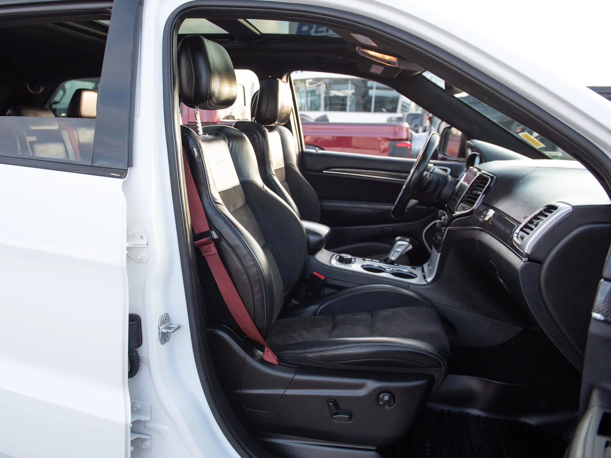 Used 2021 White Jeep SRT * No Accidents | 6.4L SRT HEMI | 475 HP | Brembo | Apple CarPlay image 20