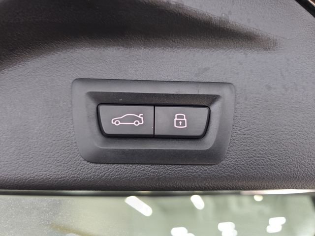Used 2025 Black BMW xDrive50e image 33