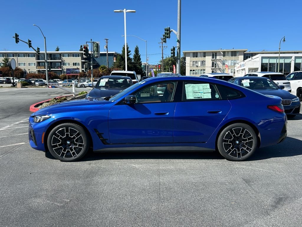 New 2026 Portimao Blue Metallic BMW eDrive40 image 2