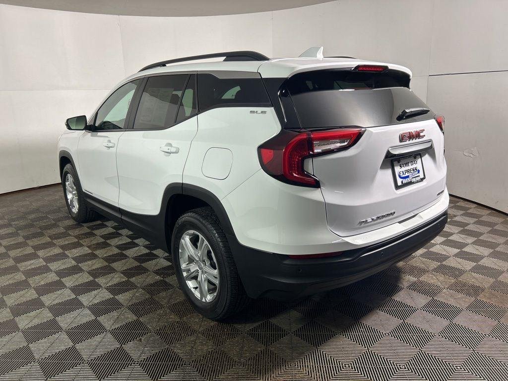 Used 2023 Summit White GMC SLE image 10