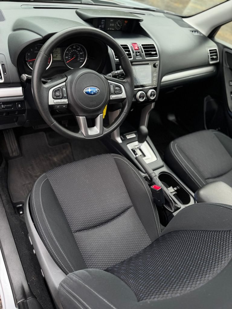 Used 2018 Ice Silver Metallic Subaru 2.5i Premium image 28