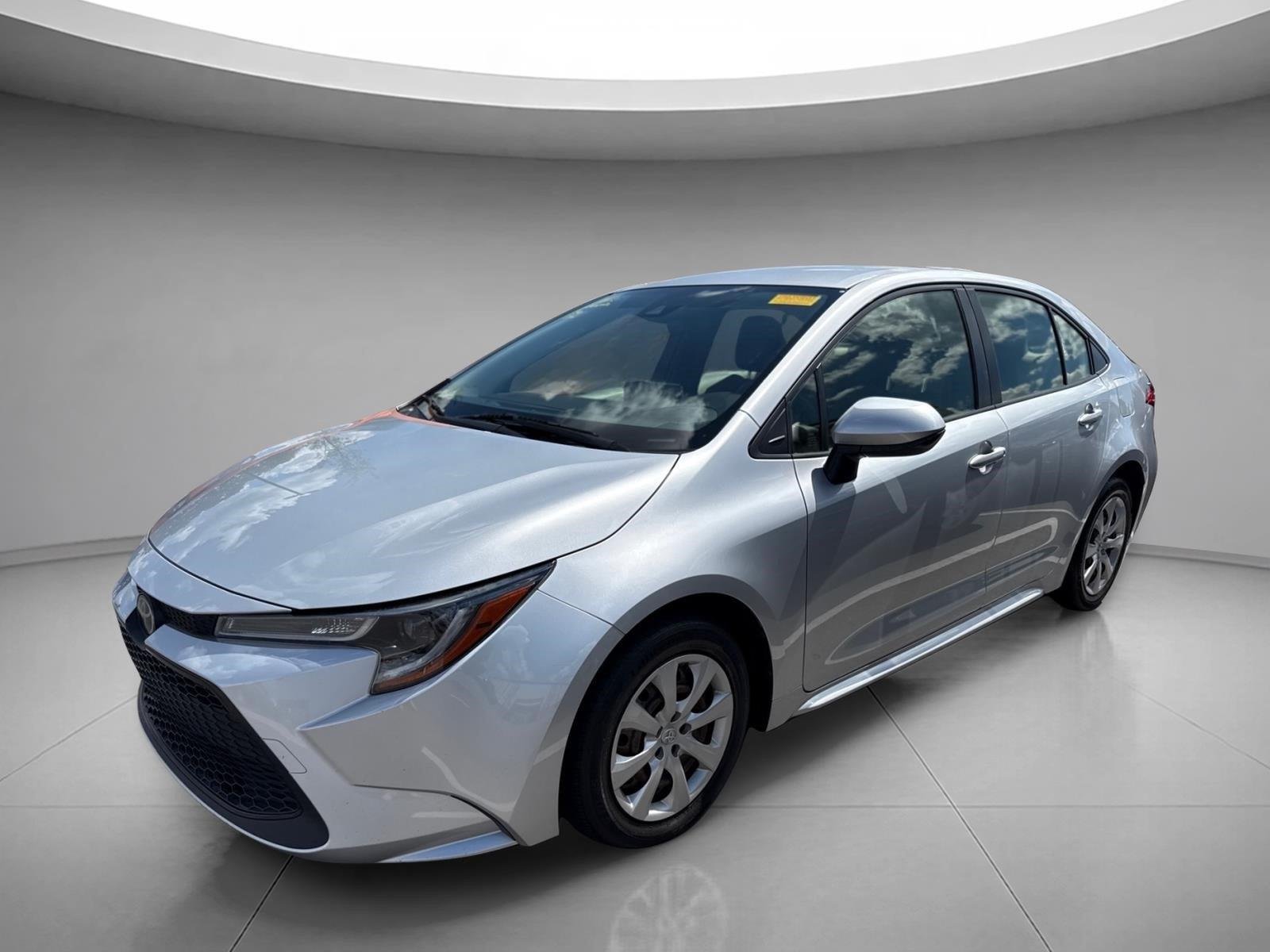 Used 2020 Classic Silver Metallic Toyota LE image 3