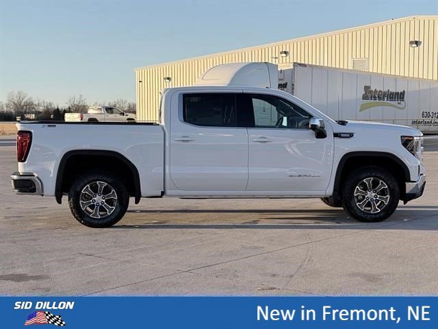 New 2026 Summit White GMC SLE image 3