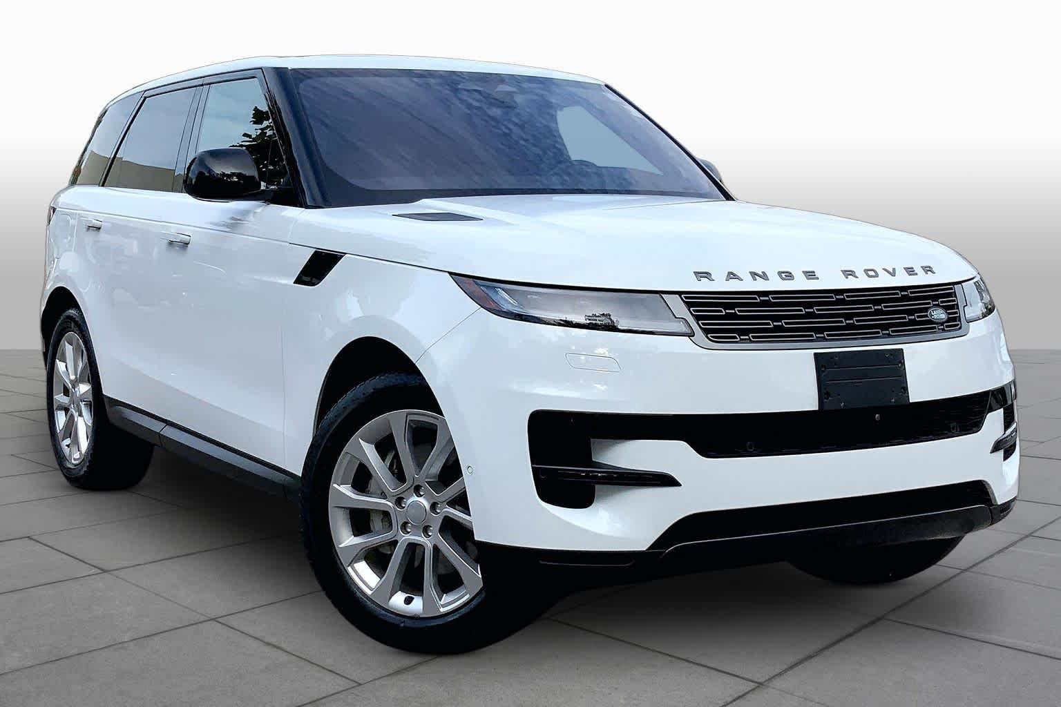 Used 2023 Fuji White Land Rover SE image 4