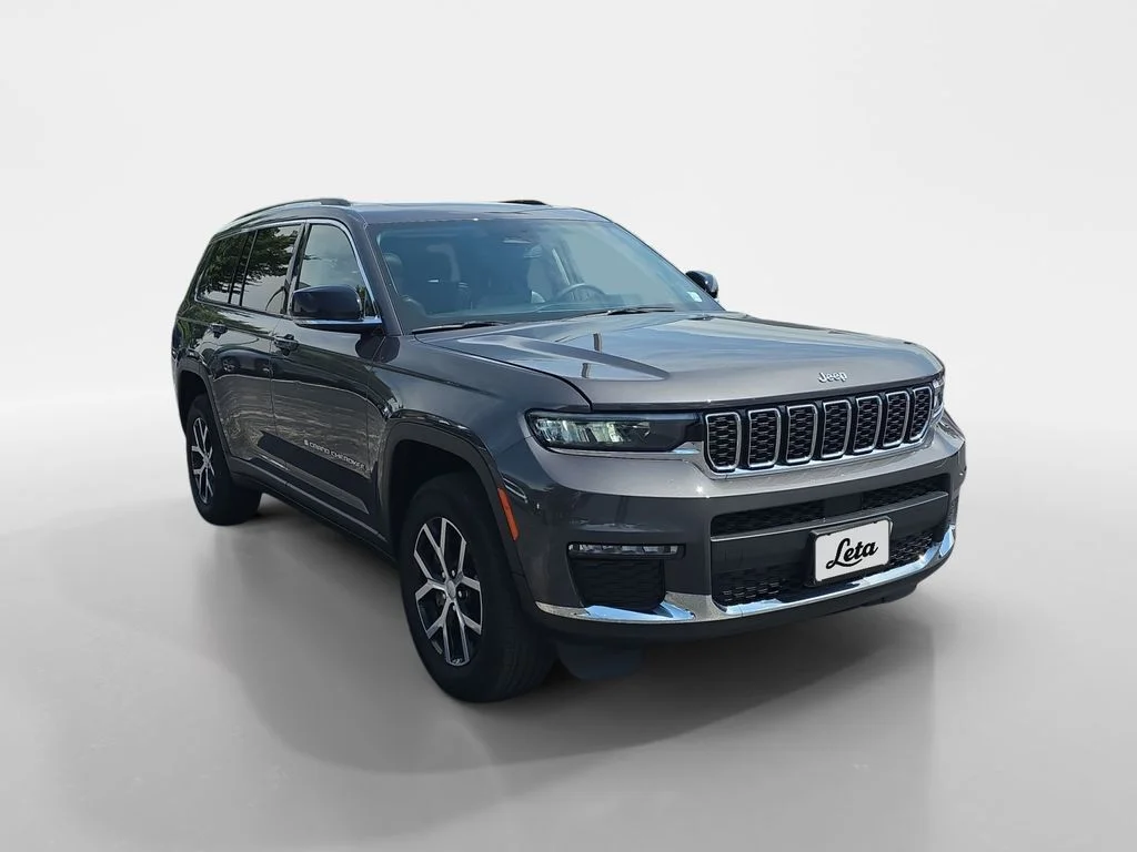 Used 2023 Baltic Gray Metallic Clearcoat Jeep Limited image 2