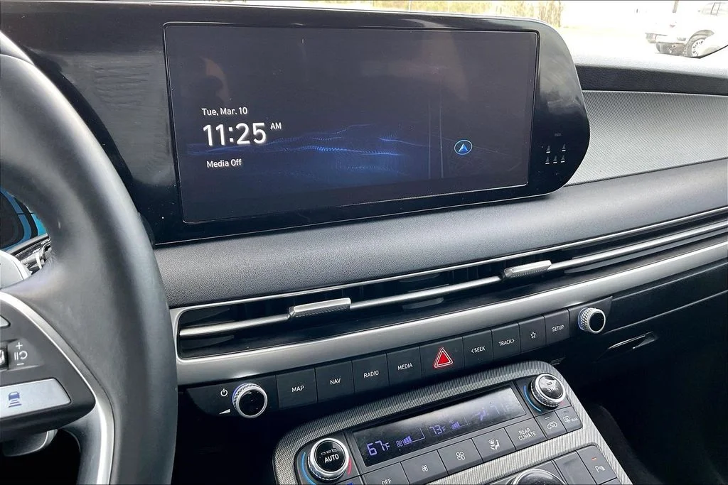 Used 2025 Gray Hyundai SEL image 25