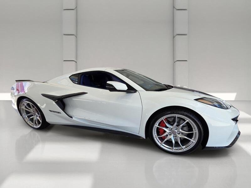 Used 2027 Arctic White CHEVROLET 2DR GRAND SPORT CPE W/3LT image 6