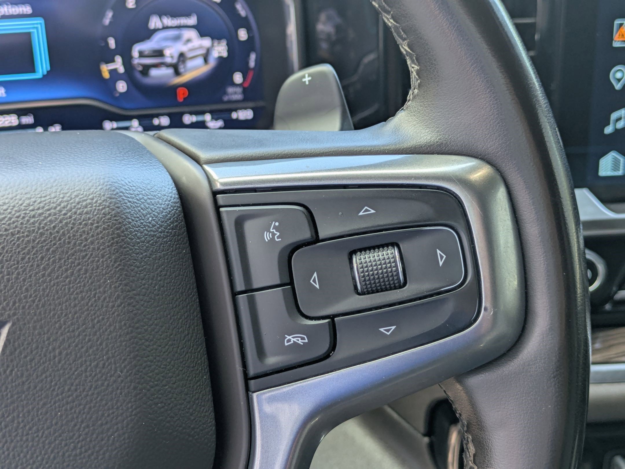 Used 2024 Slate Gray Metallic Chevrolet LT Trail Boss image 18