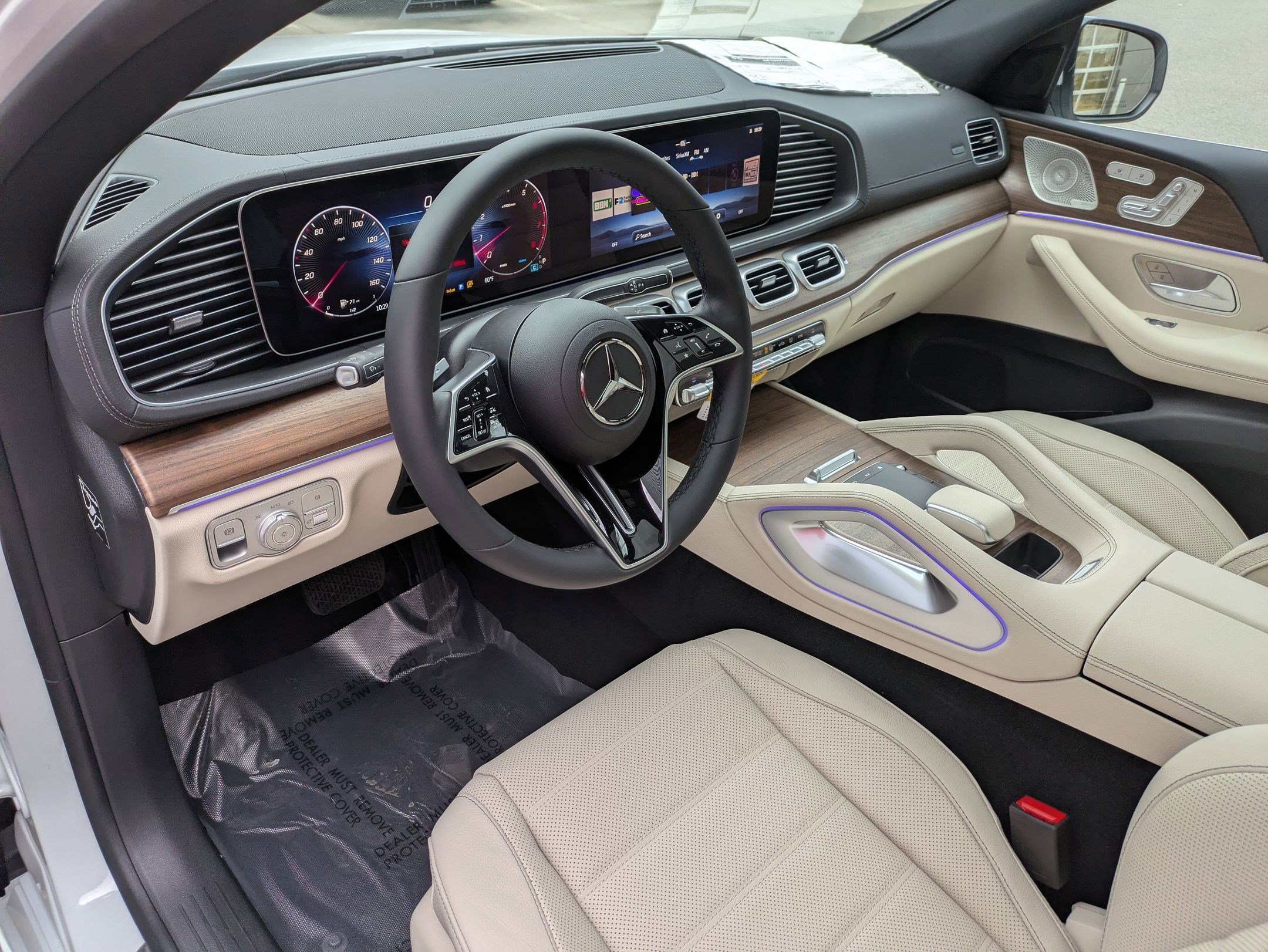 New 2026 MANUFAKTUR Moonlight White Metallic Mercedes-Benz GLE 450 image 12