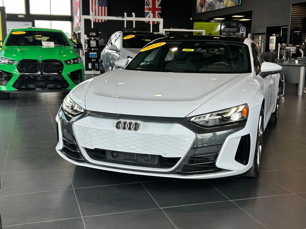 2023 Audi e-tron GT Premium Plus - Photo 8
