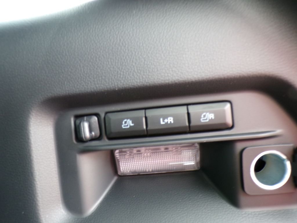 New 2026 Carbonized Gray Metallic Ford Tremor® image 10