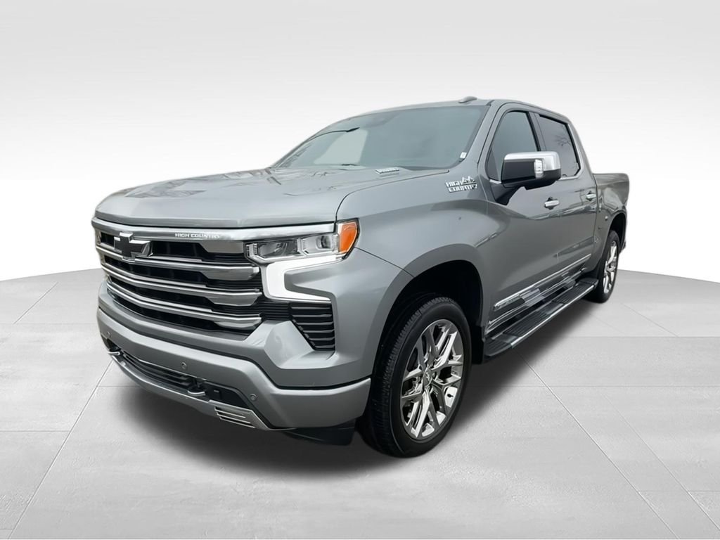 Used 2025 Gray Chevrolet High Country image 4