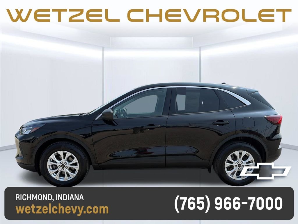 Used 2023 Black Ford Active image 4