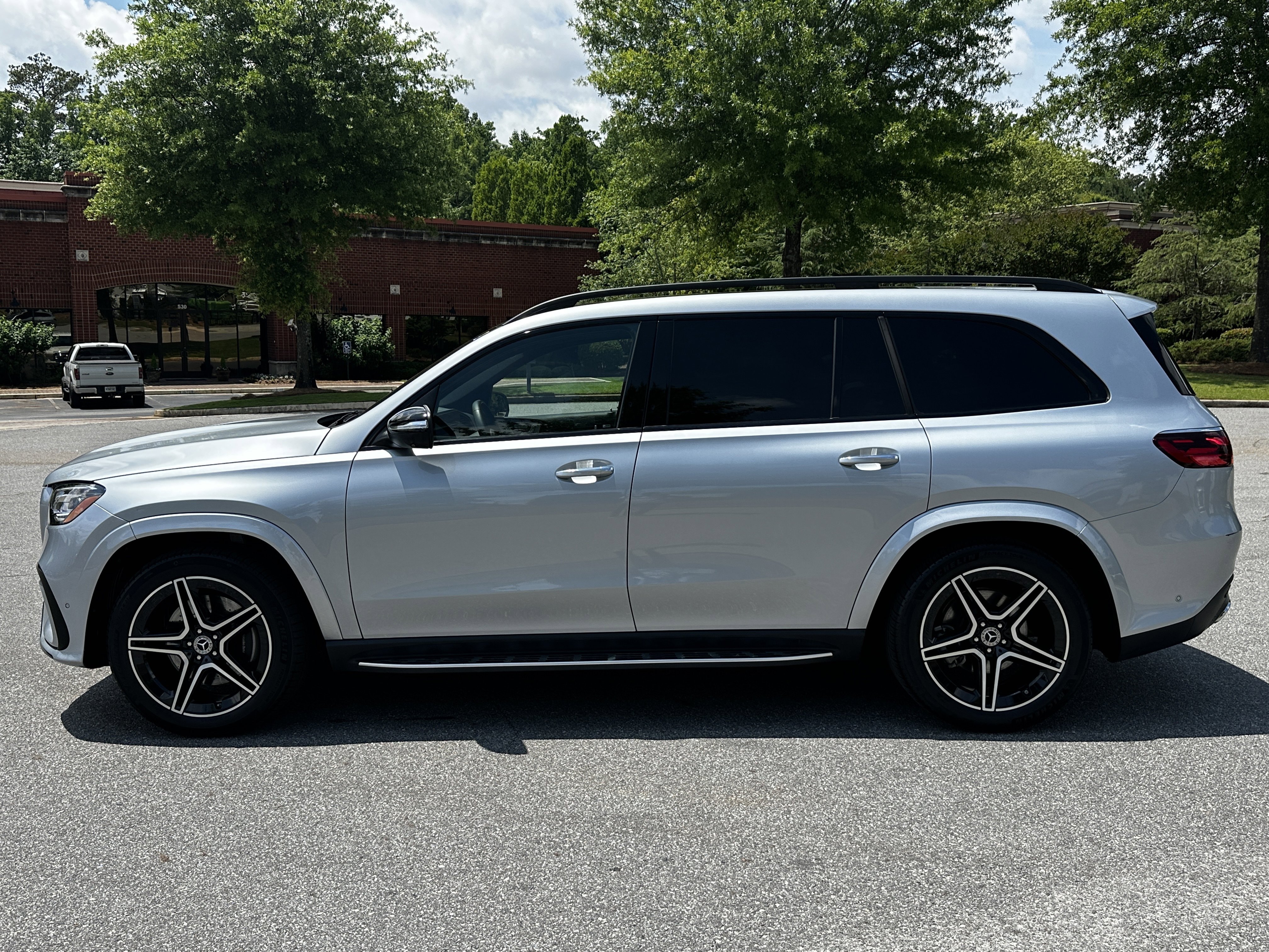 Certified Used 2025 Silver Mercedes-Benz GLS 450 image 5