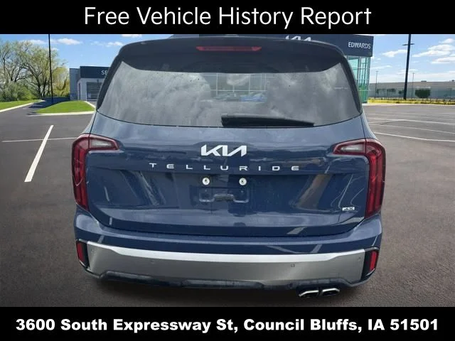 Used 2025 Black Kia S image 5
