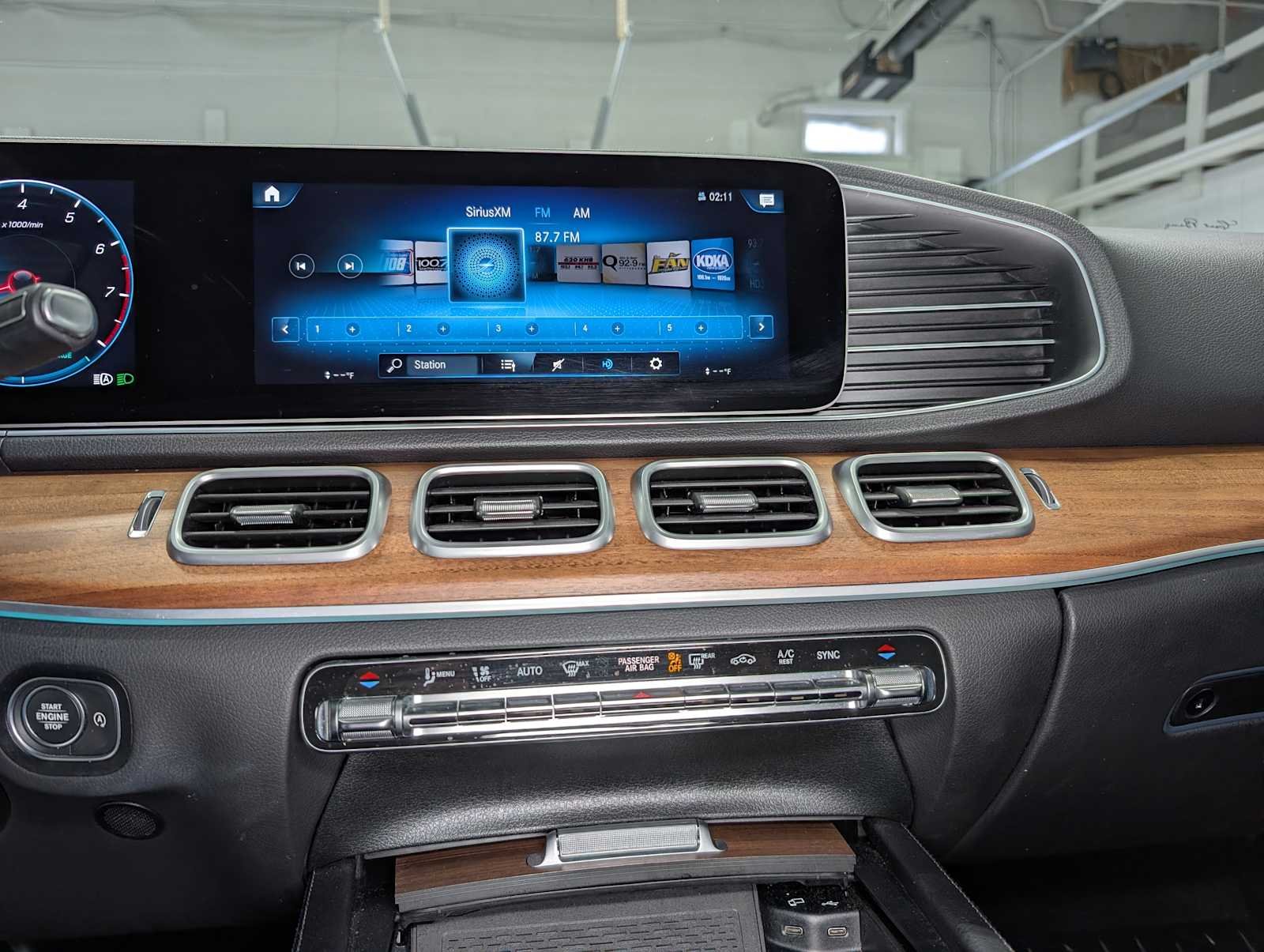 Used 2023 Cirrus Silver Metallic Mercedes-Benz GLE 450 image 31